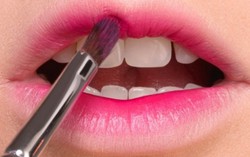 Bí quyết giúp đôi môi gợi cảm đón thu 