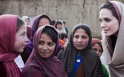 Angelina Jolie 2 năm liên tiếp là Người phụ nữ được ngưỡng mộ nhất thế giới