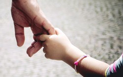 Chồng bất ngờ mang về một đứa trẻ và nói 'đây là con anh'