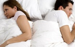 Lo Tết, vợ chồng quên luôn 'chuyện ấy'