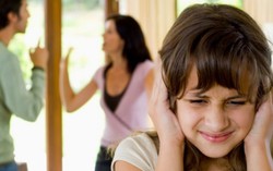 Những hệ lụy khi con ‘tắm mình’ trong xung đột của cha mẹ