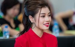 Sao Mai Thu Hằng rực rỡ, trẻ trung với tông đỏ