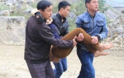 Trắng đêm tìm kiếm nạn nhân vụ sập mỏ đá