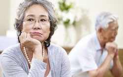 Sắp về hưu, chồng lộ bí mật có 2 con gái riêng
