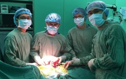U phổi gần 3kg đẩy tim người phụ nữ sang lồng ngực phải
