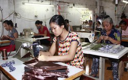 Lao động và doanh nghiệp cùng kêu khó với mức đóng BHXH mới