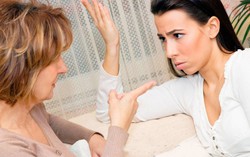 Mẹ chồng nàng dâu giận nhau vì tranh chấp đất
