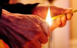 Bị lột da toàn thân, cô gái không chịu đi viện mà 'cầu cứu' thầy cúng