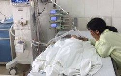 Mẹ suýt ân hận cả đời vì để bé 8 tháng tuổi tự ăn chuối