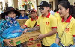 Cindy Thái Tài, Đoàn Thành Tài, Quý Bình rủ nhau đi từ thiện