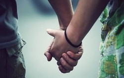 Không nỡ bỏ người chồng phá sản
