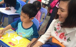 Mẹ đưa con đi vẽ tranh chống xâm hại tình dục