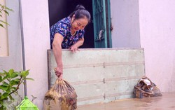 Mưa lớn trong đêm, nhiều nhà dân ở Điện Biên ngập sâu 1m