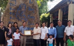 Tặng quà năm học mới và Tết Trung thu cho 339 bé thiệt thòi