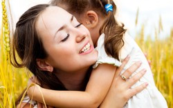 Quá lo cho con nên hoài nghi cả những người hàng xóm tốt bụng