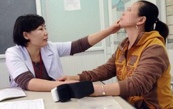 Người phụ nữ 48 tuổi đang bình thường bất ngờ lác mắt