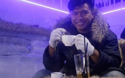 Mặc áo ấm, đi găng tay, uống cà phê ở Sài Gòn