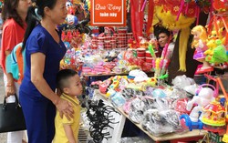 Nguy hại từ đồ chơi trung thu chạy pin, MV mới đẹp như tranh của Lam Trường