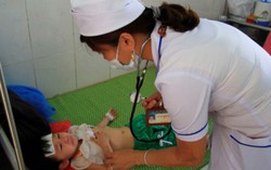 Kon Tum: 50 trẻ mẫu giáo nhập viện nghi ngộ độc thực phẩm