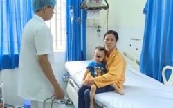 Suýt mất con vì mẹ để bé tự ăn loại quả đang chín rộ 