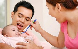 Thêm muối vào thức ăn dặm của trẻ: Nguy cơ hại thận, còi xương