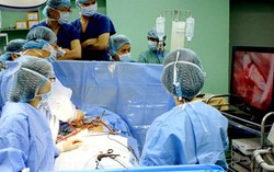 Hà Nội triển khai thành công 2 kỹ thuật mới chữa cho bệnh nhân nữ