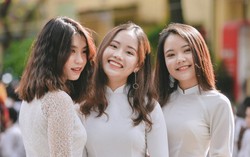 Nước mắt nụ cười của nữ sinh 10x trong ngày chia xa trường THPT