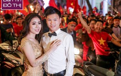Chụp ảnh cưới trong khoảnh khắc ăn mừng chiến thắng của U23 