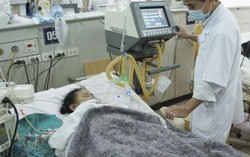 Người lớn bất cẩn, trẻ gần 2 tuổi nuốt chìa khóa 5cm vào bụng