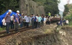 Thông tuyến đường sắt Bắc Nam sau 10 ngày phong tỏa