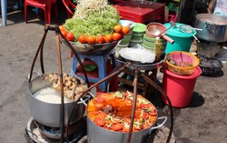 Hà Nội tổng kiểm tra an toàn thực phẩm tại các tuyến phố ăn uống