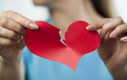 Bị người yêu dùng ảnh thân mật khống chế