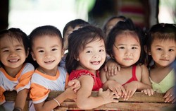 Chính phủ thống nhất chủ trương thực hiện chính sách miễn học phí cho trẻ mầm non 5 tuổi, học sinh THCS công lập