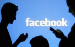 Nữ sinh đập phá, bỏ ăn uống vì nghiện facebook