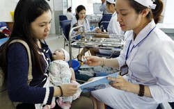 Liên tiếp các vụ tai biến sau tiêm chủng: Không có chuyện tạm dừng tiêm vaccine ComBe Five