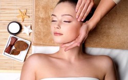 Dưỡng sắc nhờ massage