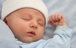 Lợi ích khi bé ngủ trước 9 giờ tối