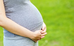 Bệnh viện huyện mổ u buồng trứng xoắn, bảo toàn thai nhi cho bà bầu 17 tuổi