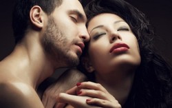 Dùng chất phẫu thuật thẩm mỹ giúp phái đẹp dễ 'lên đỉnh'
