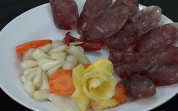 Cách làm lạp xưởng tươi chuẩn vị truyền thống