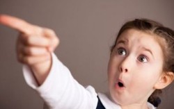 Thay vì tát mắng khi thấy con nói bậy, cha mẹ hãy làm cách này