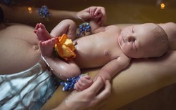 Hình ảnh xúc động khi ‘vượt cạn’