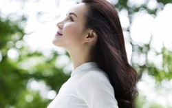 Vy Oanh trở về thời áo trắng trinh nguyên