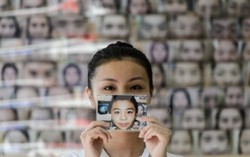 Nở rộ dịch vụ tạo dáng lông mày để thay đổi vận mệnh