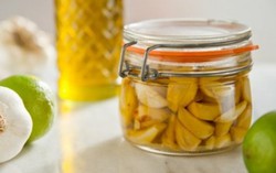 Giảm suy giãn tĩnh mạch với dầu ô liu, tỏi và chanh