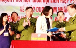 Cán bộ Hội vào trại giúp phạm nhân nữ 