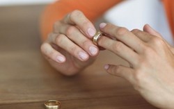 Ly hôn vì sợ chồng càng già càng khó tính