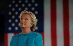 Bà Theresa May chúc Hillary và ông Trump cùng may mắn