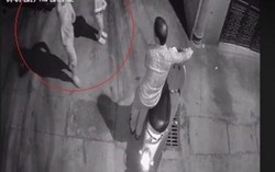 Cơ quan công an triệu tập kẻ tình nghi dụ 2 bé gái vào hẻm tối để dâm ô