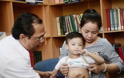 Bác sĩ làm 'cầu vượt' cứu bệnh nhi tắc tĩnh mạch lách